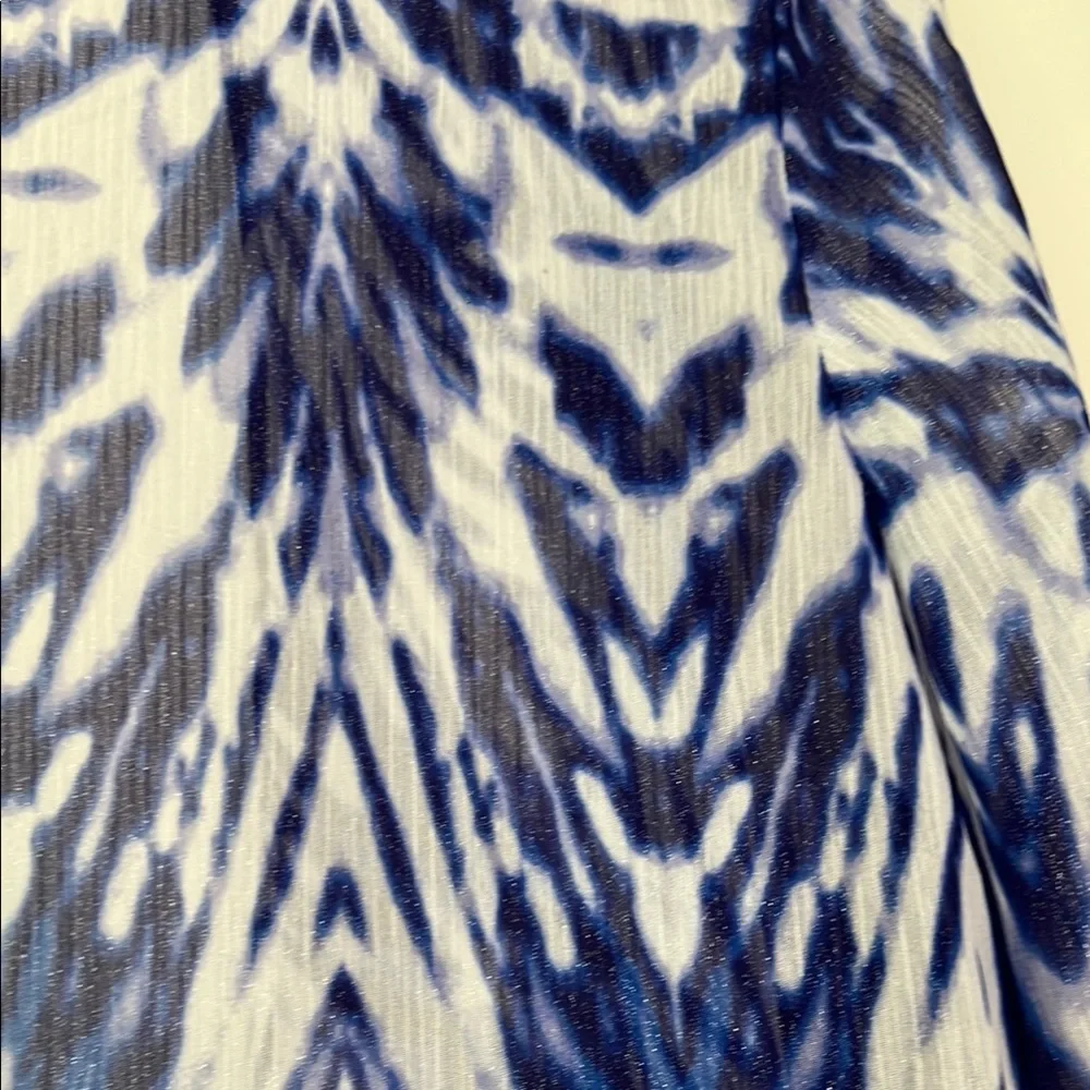 Chico’s Size I Blue and White Sheer Opened Blouse - Picture 4 of 8